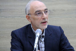 بر اثر ابتلا به سرطان؛ رضا بابایی پژوهشگر دین و ادبیات درگذشت