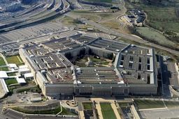 بهانه جدیدی که پنتاگون برای توجیه تخلیه تجهیزات نظامی به تروریست‌ها در سوریه ارائه می‌کند