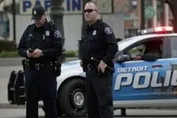 آخرین آرزوی مادربزرگ ۱۰۰ساله توسط پلیس آمریکا برآورده شد