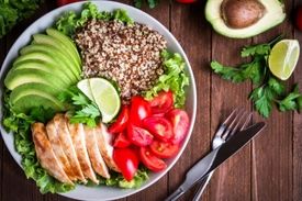 رژیم غذایی چگونه می‌تواند عامل افسردگی شود یا درمانش کند؟