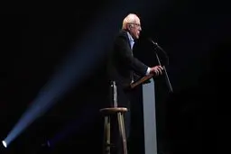 سندرز: تحریم‌های آمریکا مانع ورود دارو به ایران هستند