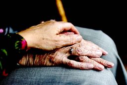 سالمندان را با اخبار کرونایی نترسانیم