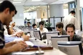تمدید بخشنامه نحوه حضور کارمندان در ادارات، بانک‌ها و بیمه‌ها تا ۲۰ فروردین