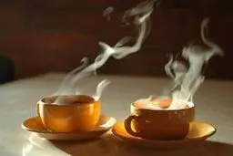 آیا نوشیدن چای کم رنگ و قهوه از بدن در مقابل ویروس کرونا محافظت می‌کند؟