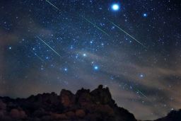 آسمان، امشب میزبان بارش‌شهابی “چنگی”است/ملاقات “تاچر” و “زمین” در سال ۲۲۷۶