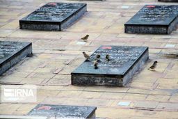 قبر داخل شهر قم ۵۰ میلیون تومان به فروش می‌رسد