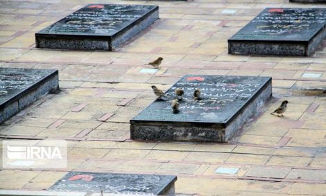 قبر داخل شهر قم ۵۰ میلیون تومان به فروش می‌رسد