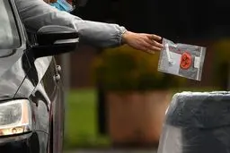 توصیه مقامات بهداشتیِ کالیفرنیا به شناسایی ناقلانِ کرونا در شرایط پرخطر