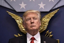 پاسخ ترامپ به سئوالی درباره آمار بالای تلفات کرونا در آمریکا: چین دروغ می‌گوید!