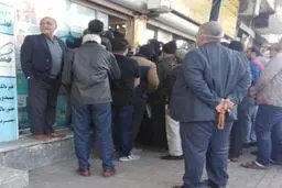 وام یک میلیونی یارانه بگیران «دفاتر پیشخوان» را شلوغ کرد/ ازدحام جمعیت برای خرید سیم‌کارت
