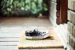 ویروس جدید کرونا با کفش جابجا می‌شود!