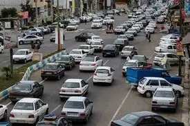ترافیک نیمه سنگین در آزادراه کرج-تهران/ بارش باران در محورهای هراز و چالوس