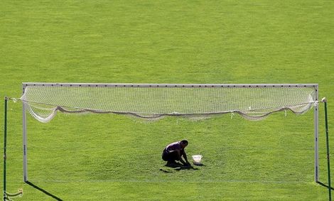شوخی جالب در آستانه ۱۰۰ سالگی فوتبال ایران/ میزبانی جام ملت‌ها با حساب‌های خالی، کمبود امکانات و جنگ روی سکوها؟