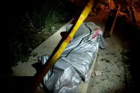 مرگ فجیع زن جوان زیر چرخ تریلی/ راننده کامیون که نمی‌خواست خسارت تصادف را بپردازد، از روی زن رد شد
