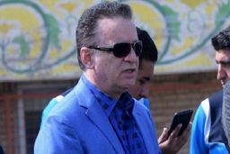 زنوزی متهم می‌کند