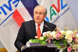 گِراسا: برگزاری لیگ ملت‌های والیبال غیر منطقی بود