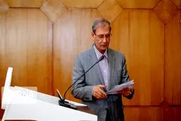 ربیعی: عرضه سهام چهار پالایشگاه کشور از اول تیرماه آغاز می‌شود