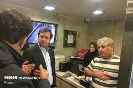 واکنش بازار ارز به حضور سرزده همتی در بازار ارز/ دلار می‌ریزد