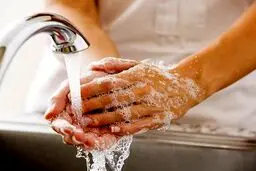 استفاده از دستکش، ضرورت شستن دست‌ها را برطرف نمی‌کند