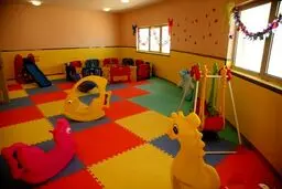 رواج مهد کودک‌های زیرزمینی