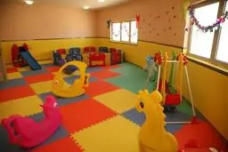 رواج مهد کودک‌های زیرزمینی