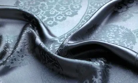 قیمت عجیب چادر مشکی در بازار!/توان خودکفایی صنعت نساجی مشهود است