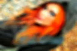 جوسازی یک دختر علیه ستاره‌های فوتبال