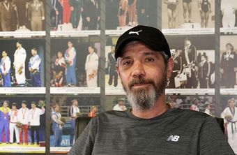 مدیرعامل پرسپولیس شوم، دزدی نمی‌کنم