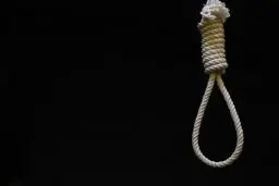 نوجوان ۱۷ ساله در استادیوم ورزشی خود را حلق آویز کرد