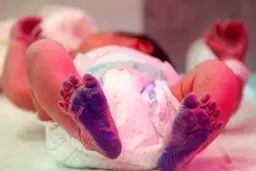 گفت‌وگو با دلال نوزاد فروش: قیمت بچه ۳۵ تا ۴۵ میلیون!