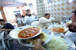 چگونه در رستوران از خطر کرونا در امان بمانیم؟