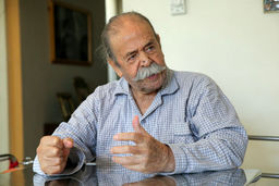 محمدعلی کشاورز در بیمارستان بستری است