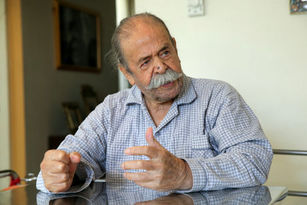 محمدعلی کشاورز در بیمارستان بستری است