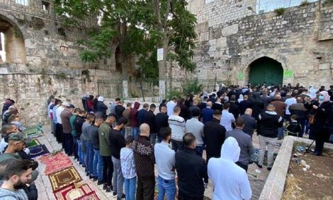 اشغالگران صهیونیست اقدام به ضرب و شتم نمازگزاران فلسطینی کردند