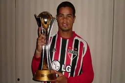 بازیکنی که مدالش را برای خرید مواد فروخت!