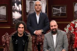 رمز گشایی از جوان ماندن رضا یزدانی در برنامه «دورهمی»/ وقتی حواس پرتی آقای خواننده کار دستش می دهد