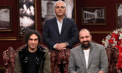 رمز گشایی از جوان ماندن رضا یزدانی در برنامه «دورهمی»/ وقتی حواس پرتی آقای خواننده کار دستش می دهد