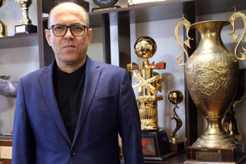 تکذیب کمک هوادار خارج نشین به استقلال