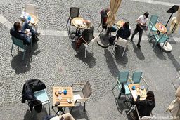 تمدید یک‌ماهه محدودیت‌های ارتباطی در آلمان/ قدردانی مرکل از شهروندان آلمانی