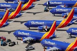 آغاز سونامی اخراج کارمندان/ شرکت‌های هواپیمایی صدها هزار کارمند خود را اخراج می‌کنند