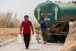 تانکر‌های آب شرب از امیدیه راهی غیزانیه اهواز شدند