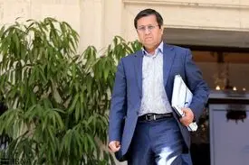 همتی: بانک مرکزی بازار ارز را مدیریت و هدایت می کند