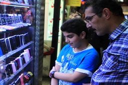 کاهش قیمت تلفن‌های همراه آغاز شده است