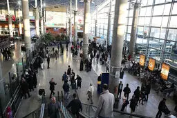 قراردادهای مخفی در فرودگاه امام/۲۵۰ حق‌العمل‌ کار قاچاق ارز شناسایی شدند