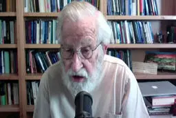 چامسکی: ترامپ بدترین جنایتکار تاریخ است