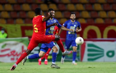 تساوی یک نیمه‌ای استقلال و فولاد با اخراج کریمی و مجیدی