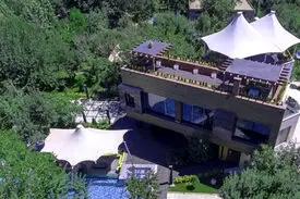 باستی‌ هیلز مشهد تخریب می‌شود