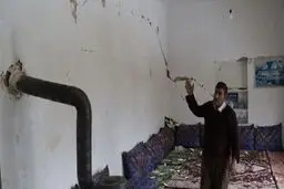 خسارت جزئی زلزله ۵.۳ ریشتری به برخی منازل خشتی قطور آذربایجان‌غربی