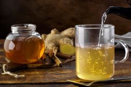 معجزه درمان بیماری‌ها در ترکیب آب و عسل