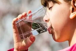 زمانبندی نوشیدن آب چه تاثیری بر سلامتی دارد؟